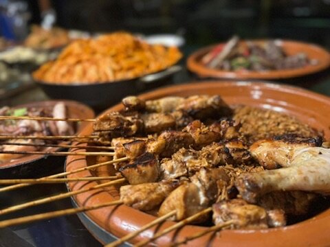 Aan tafel